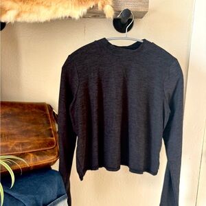 Black Long Sleeve Crop Top